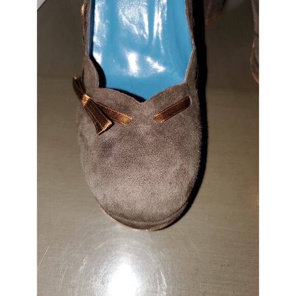 Marc Jacob's Brown Suede Heels Size 9 NWOT - Picture 3 of 7